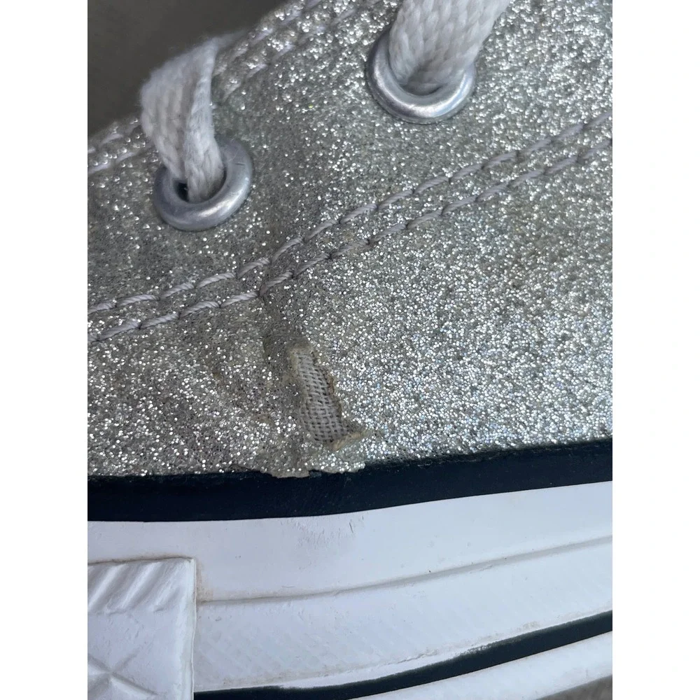Converse Chuck Taylor All Star Kids Size 2 Silver Glitter Good Low Top Sneakers